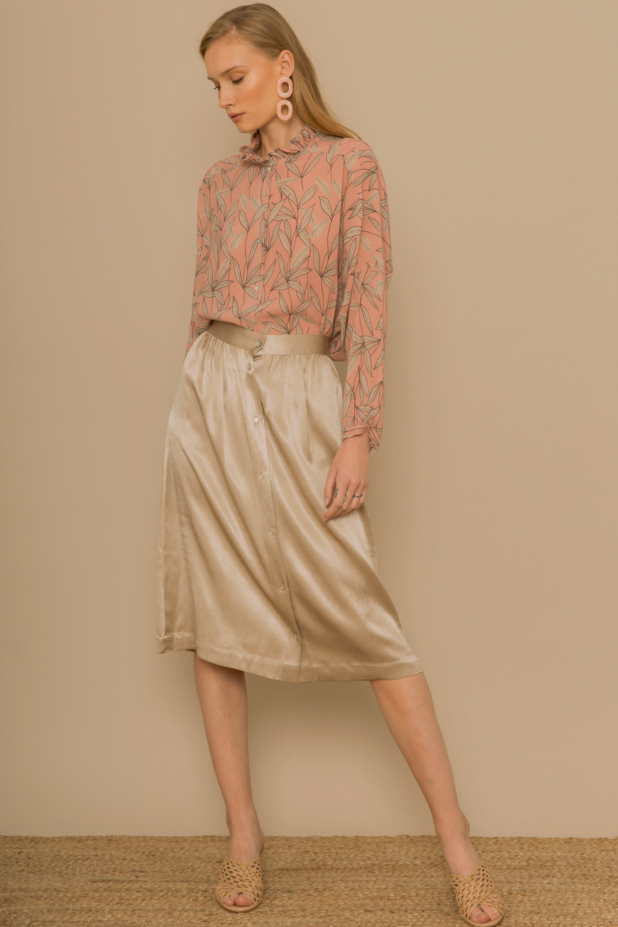 ARENA satin buttoned skirt