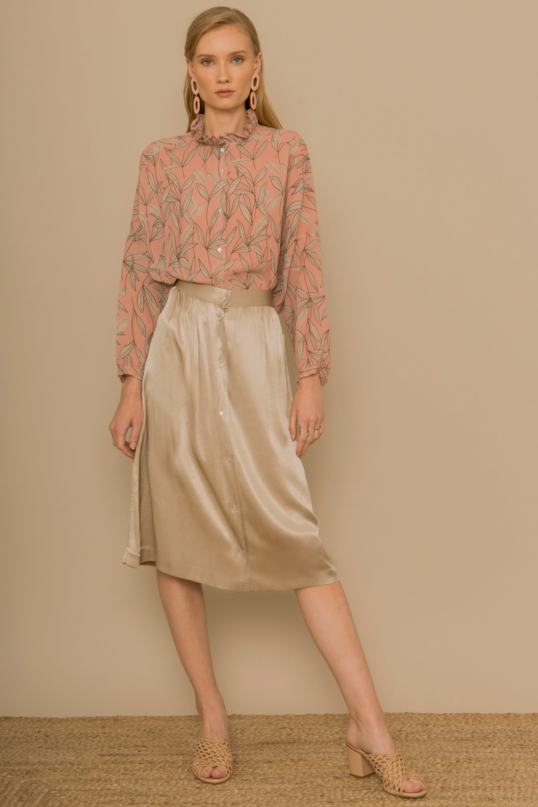 ARENA satin buttoned skirt