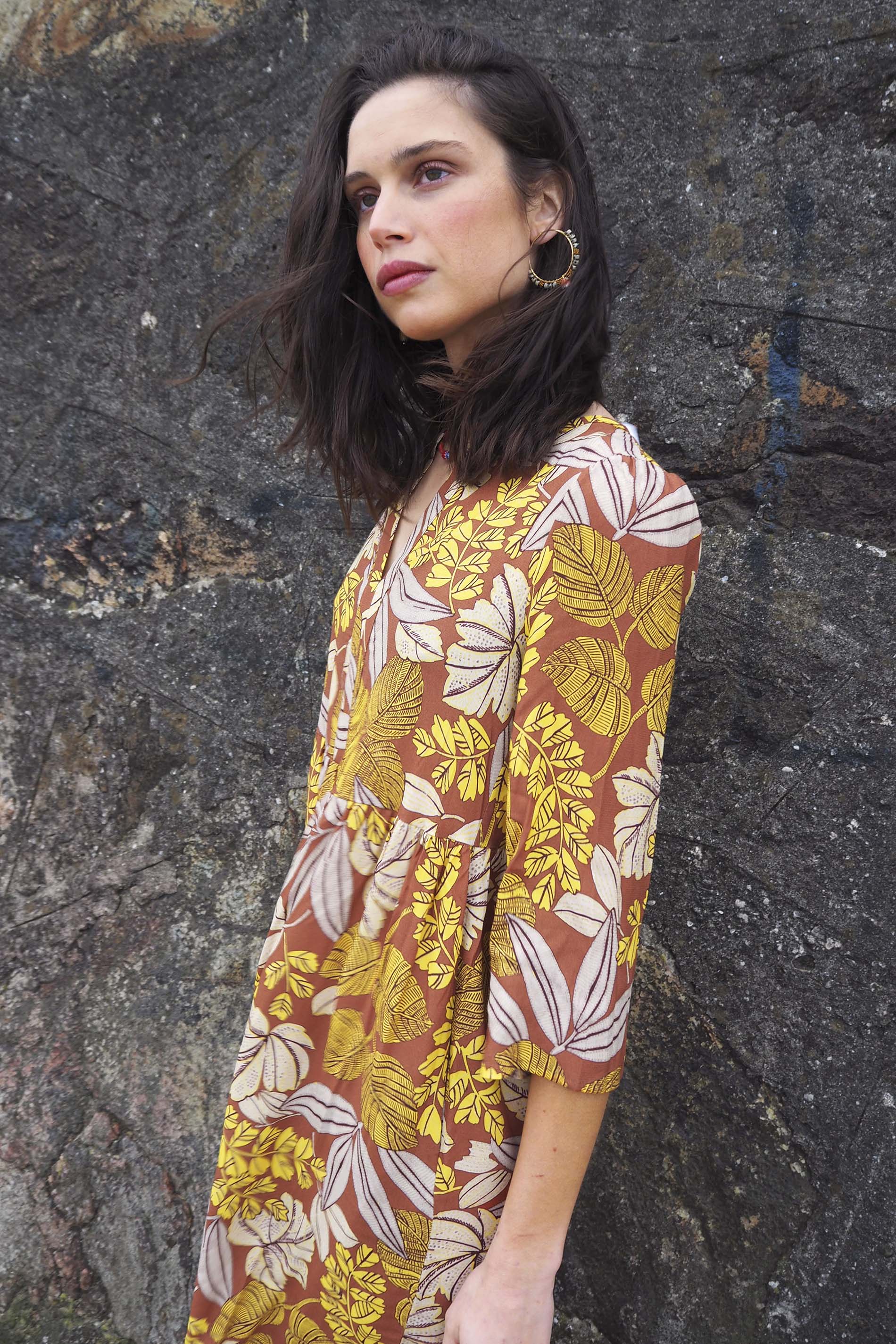 Vestido BROMELIA tropical print tabaco