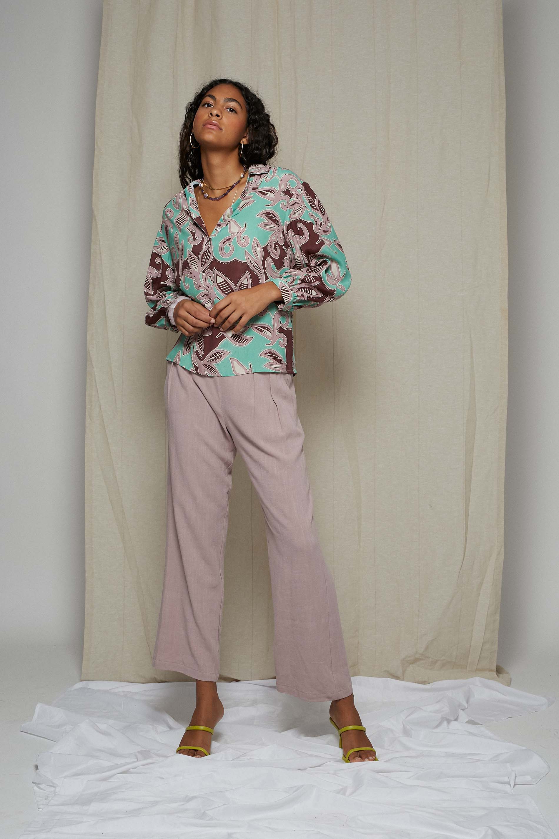 Blusa tropical print OTTA viscosa