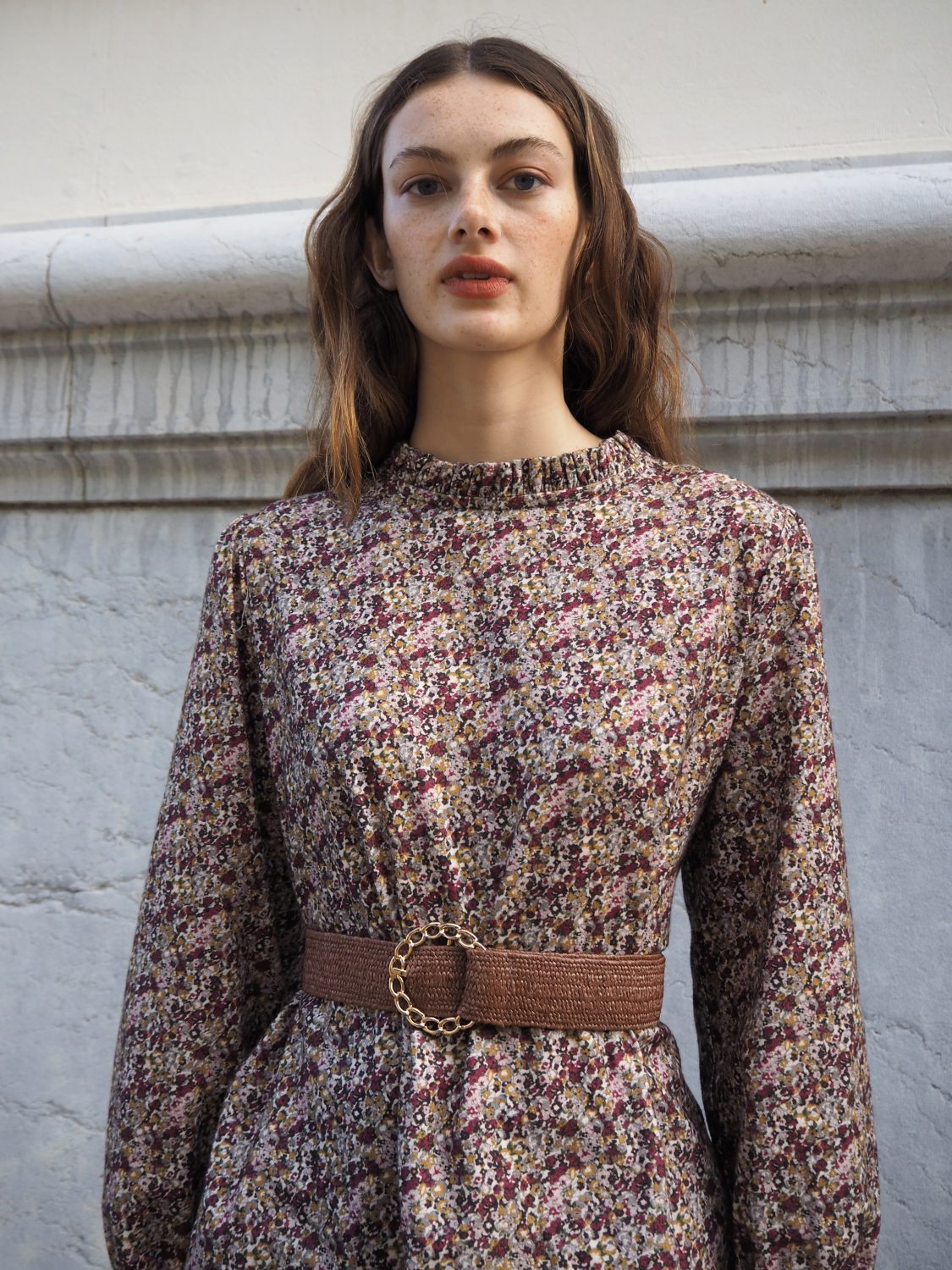 Ceinture marron avec boucle dorée