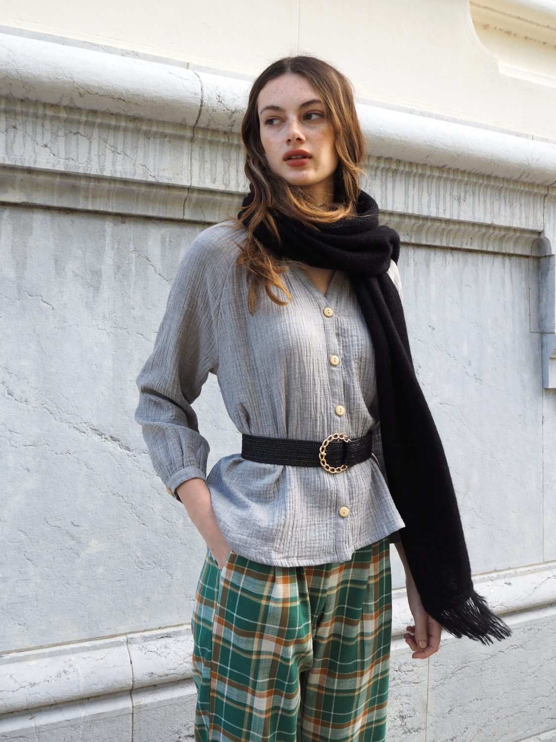 Ceinture noire avec boucle dorée