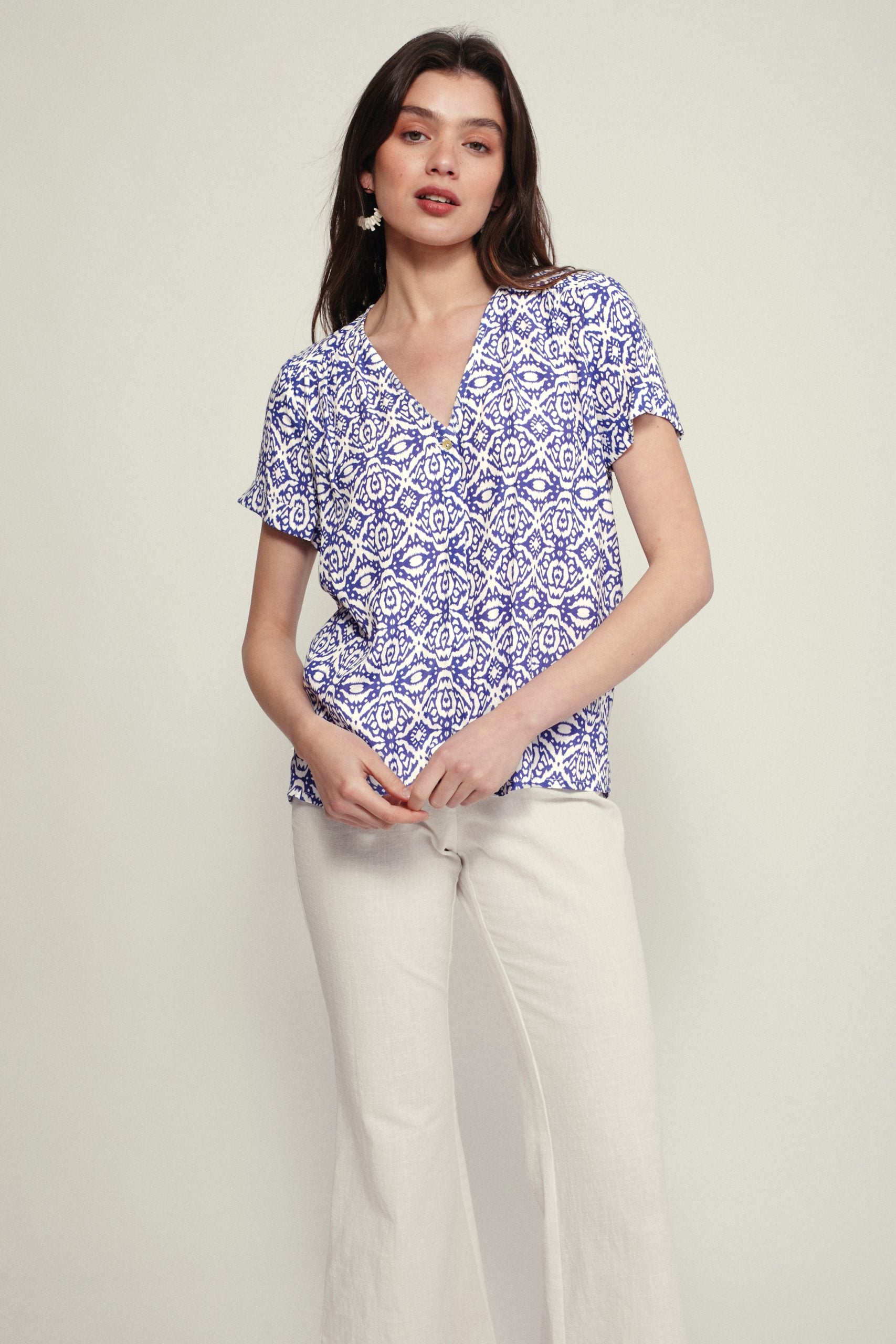 BURNI etnic cardinal blouse