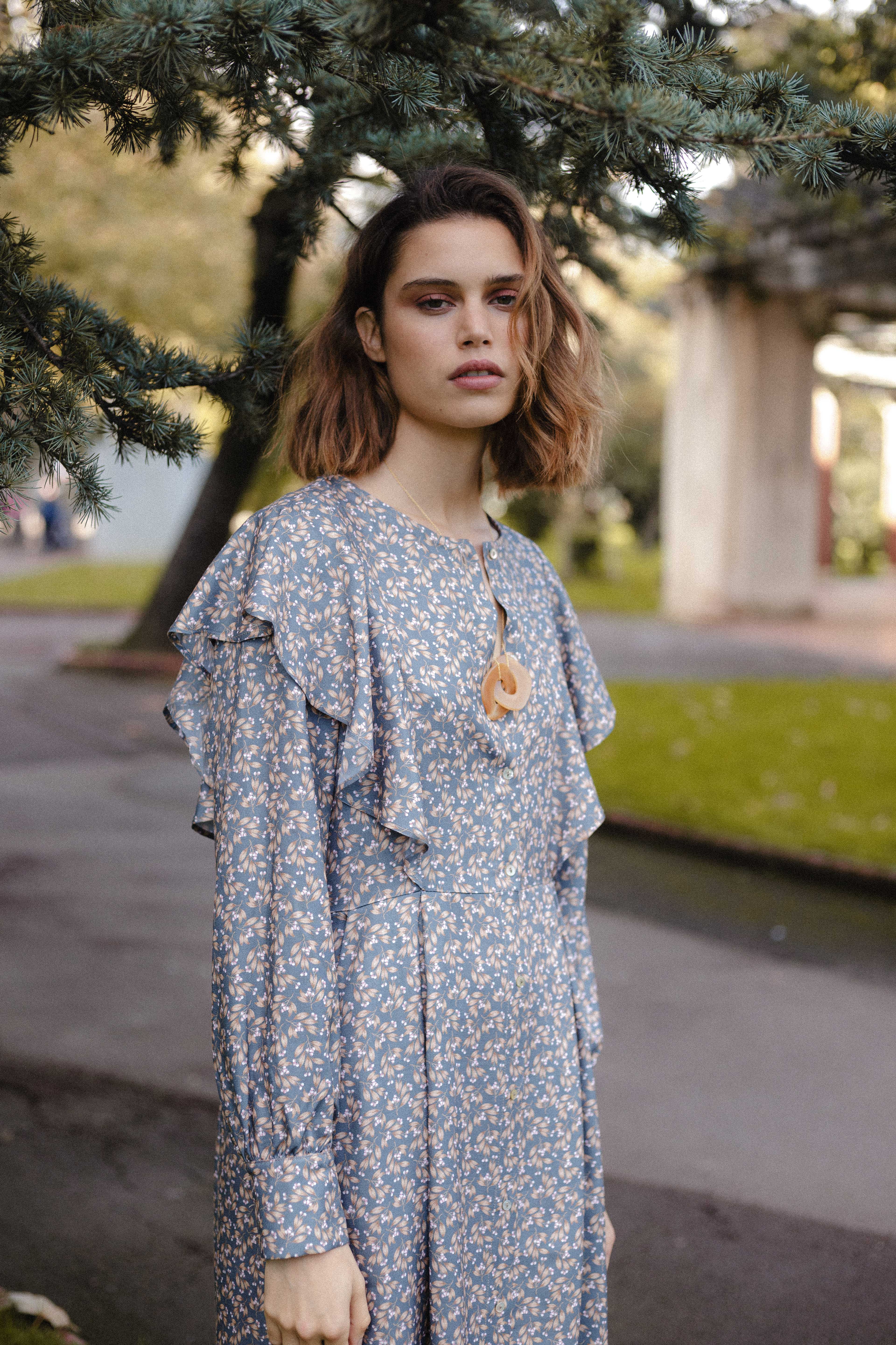 Vestido estampado floral verde bosque bolsillos