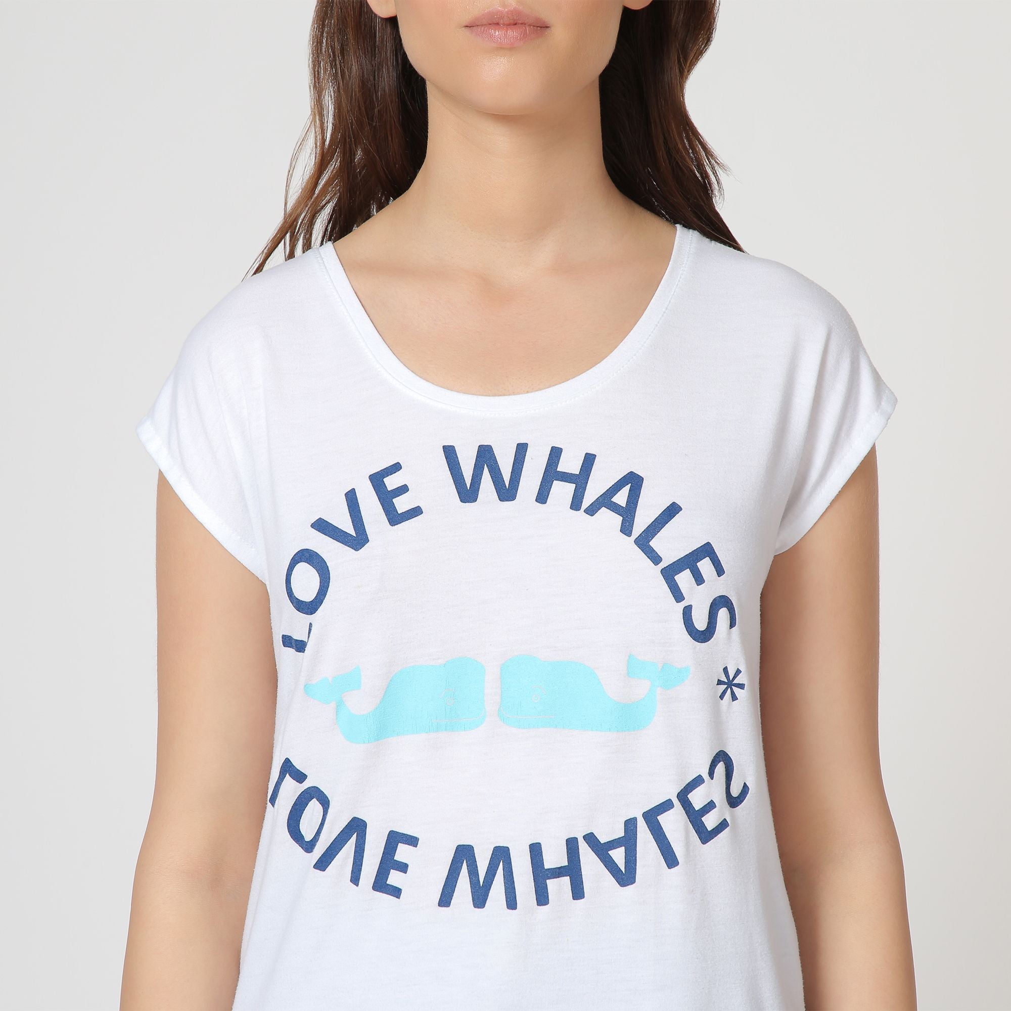 White short sleeve t-shirt love whales