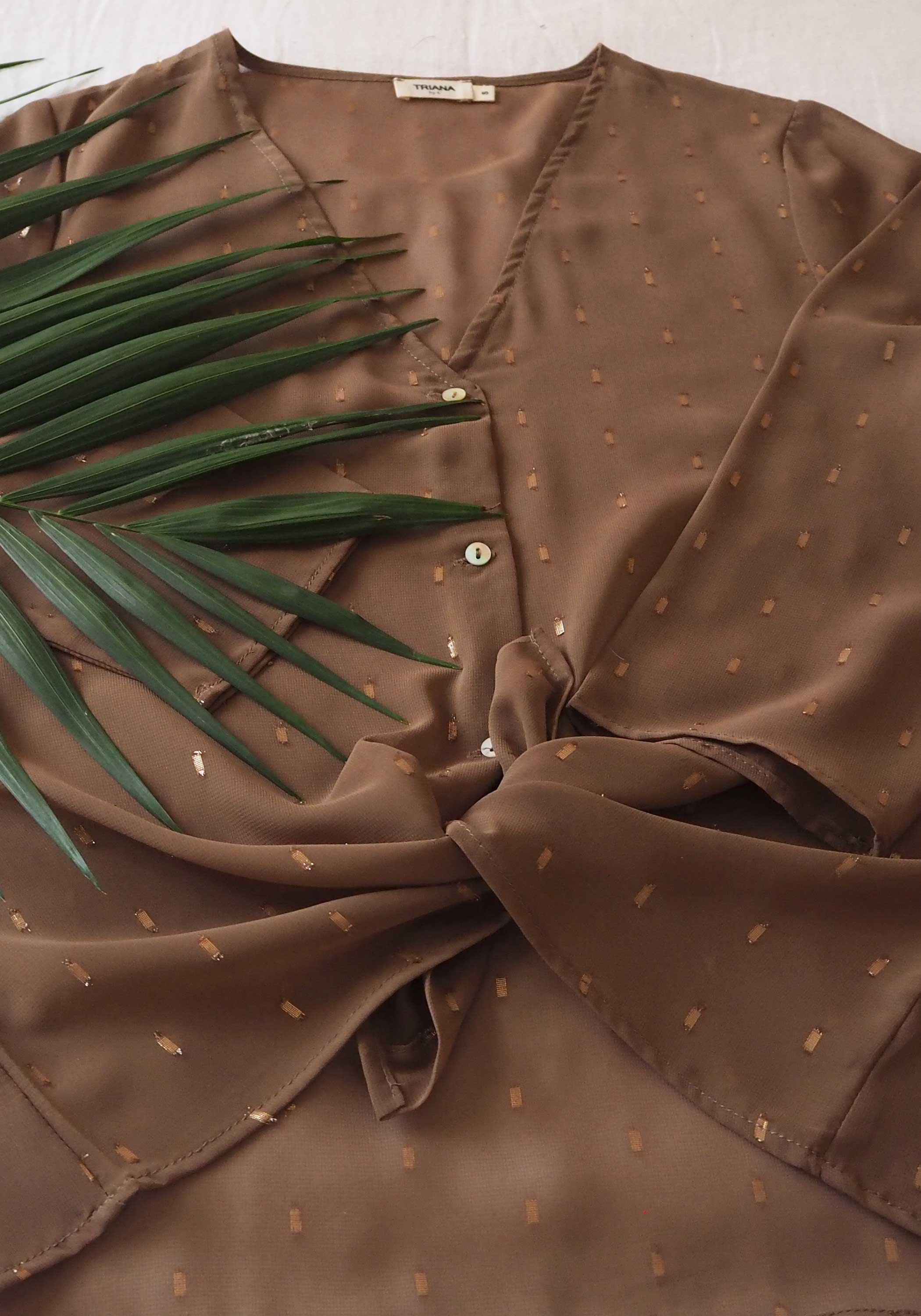 Blusa London gasa topo motas doradas