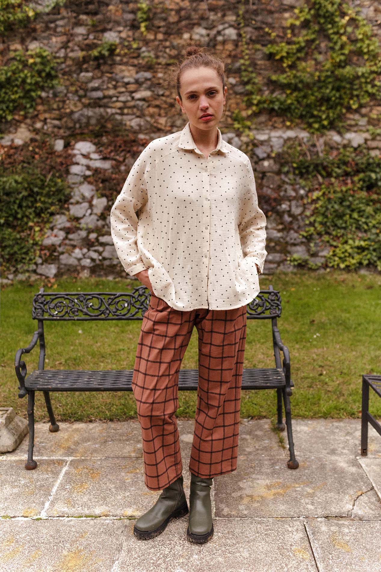 Pantalón MILLET cuadros chocolate