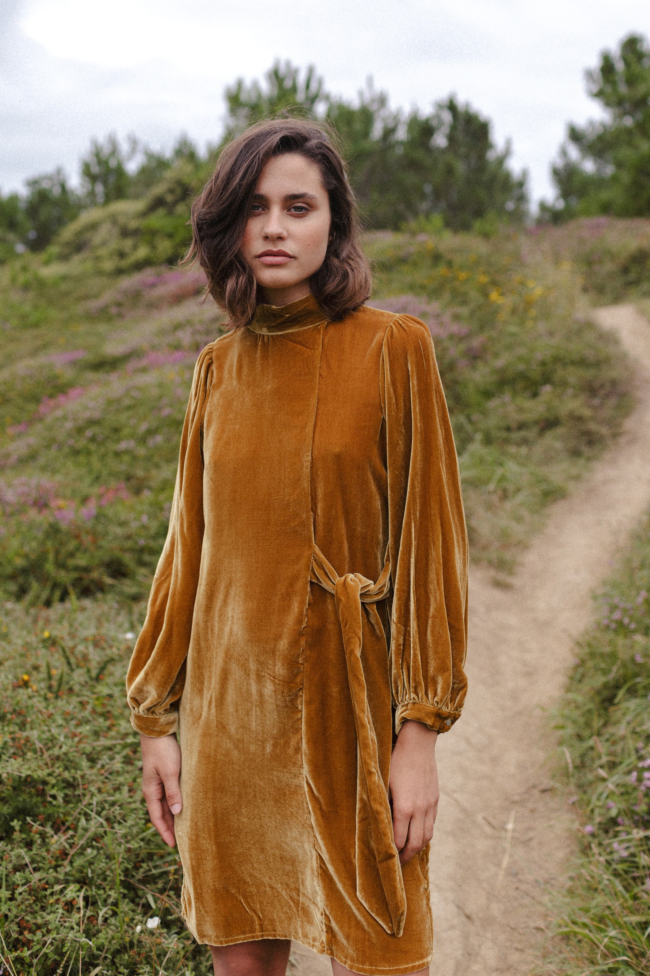 Vestido LAVAL terciopelo seda mostaza