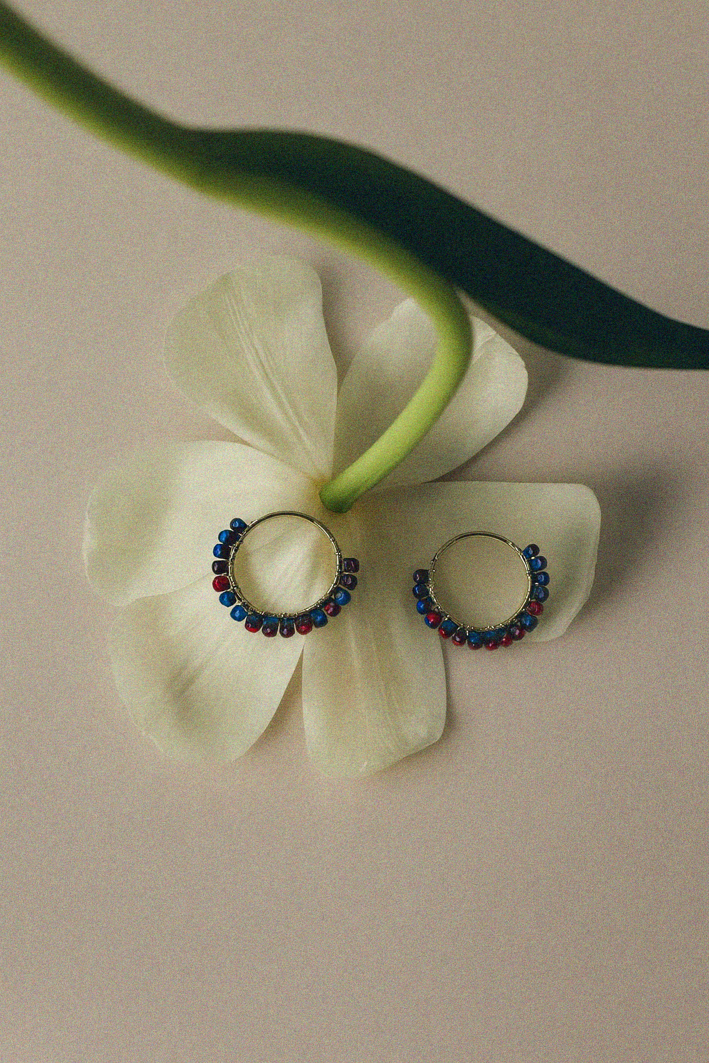 Pendientes yakarta verde, azul y rojo