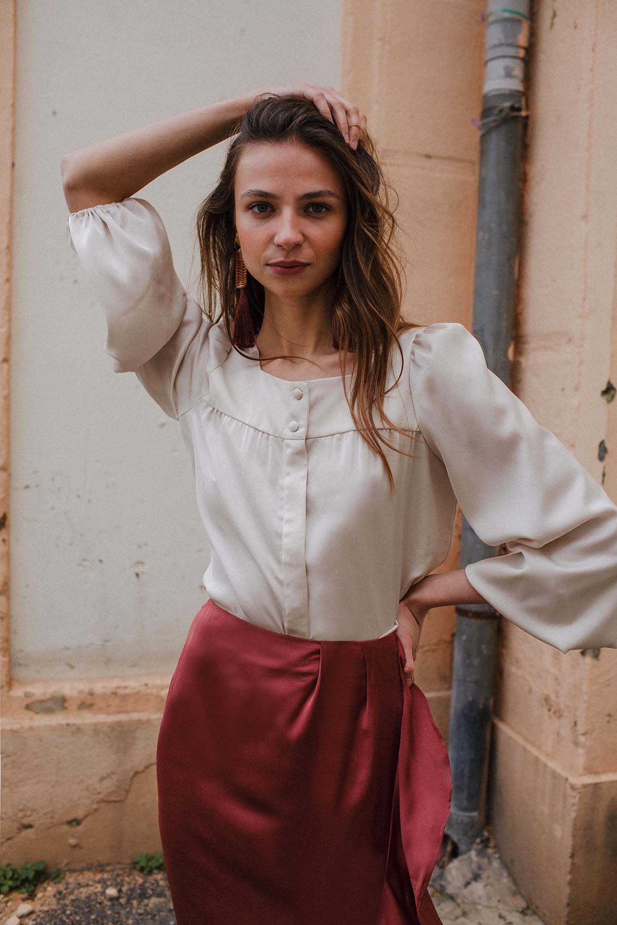 Blouse en satin couleur SABLE