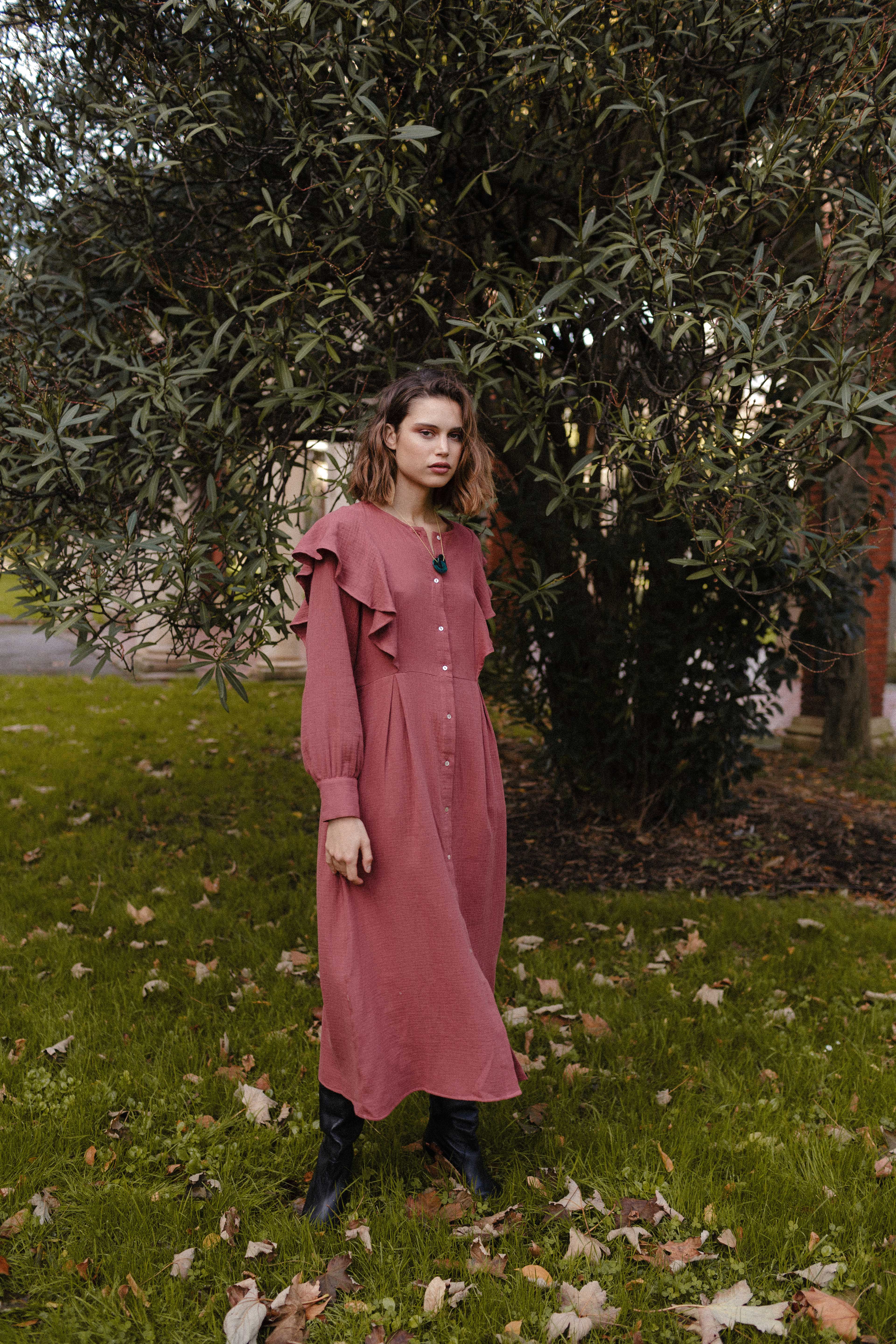 Vestido organic burdeos volantes