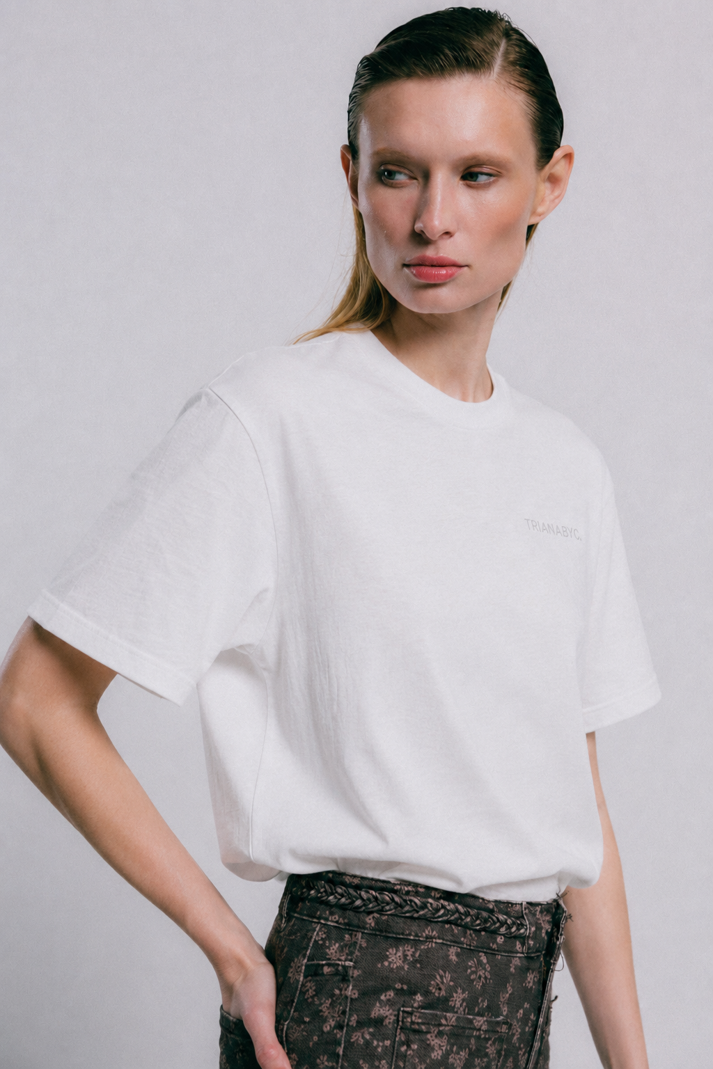 Camiseta blanca bordado TRIANABYC