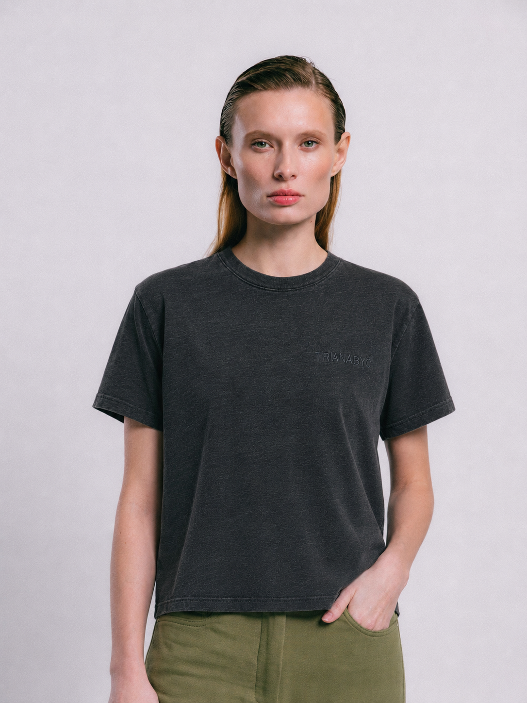 Camiseta antracita bordado TRIANABYC