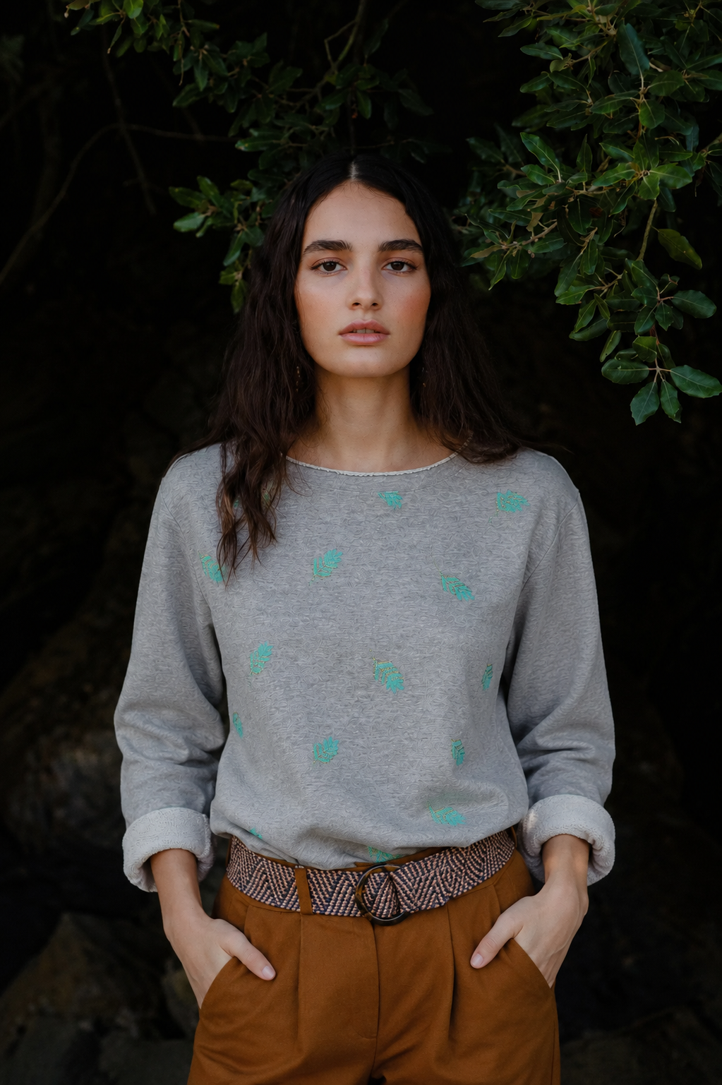 GRAY sweatshirt with branch print