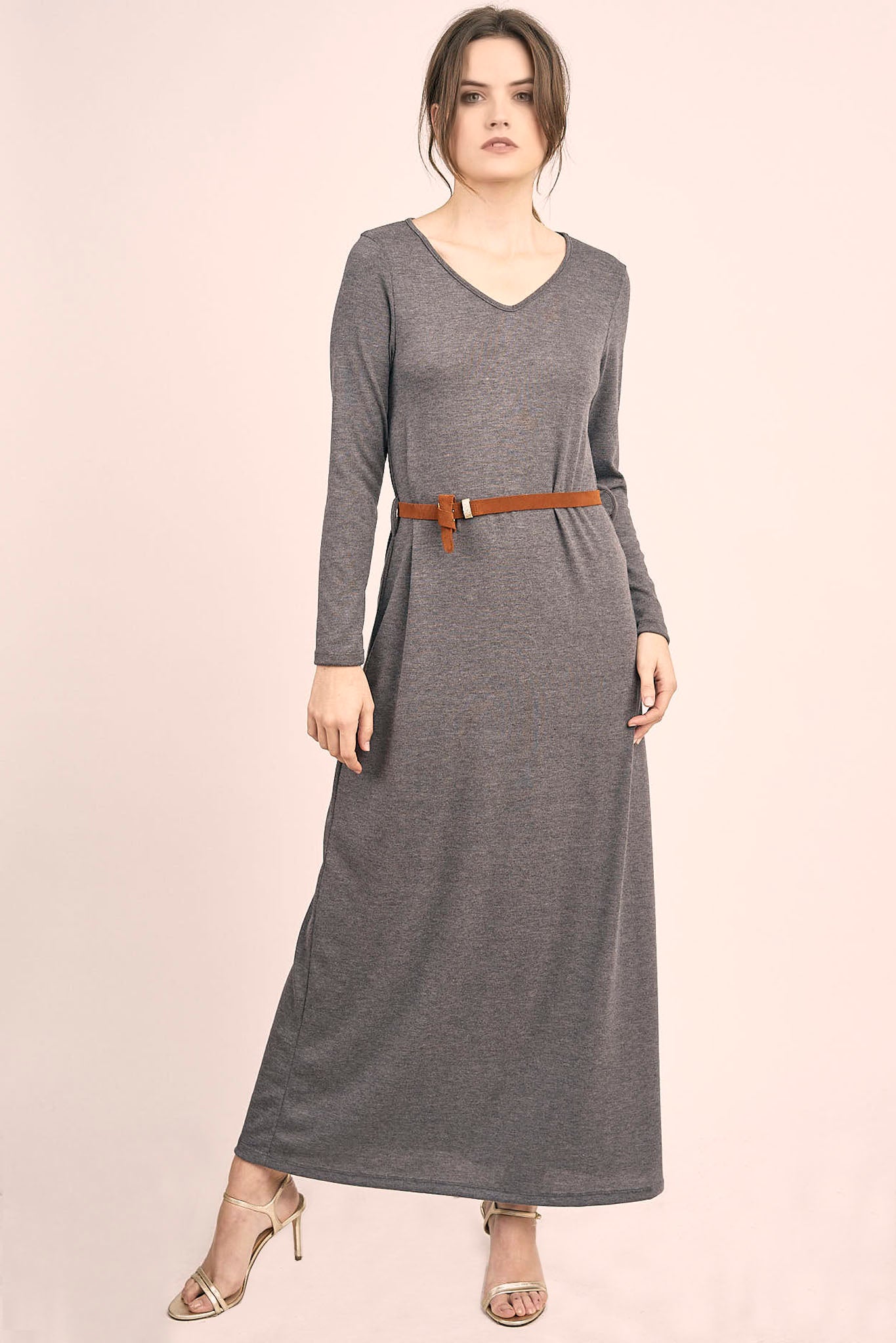 Vestido escote pico punto gris tobillero