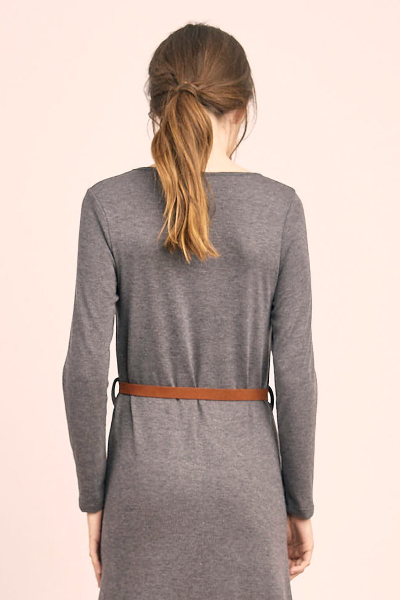 Vestido escote pico punto gris tobillero