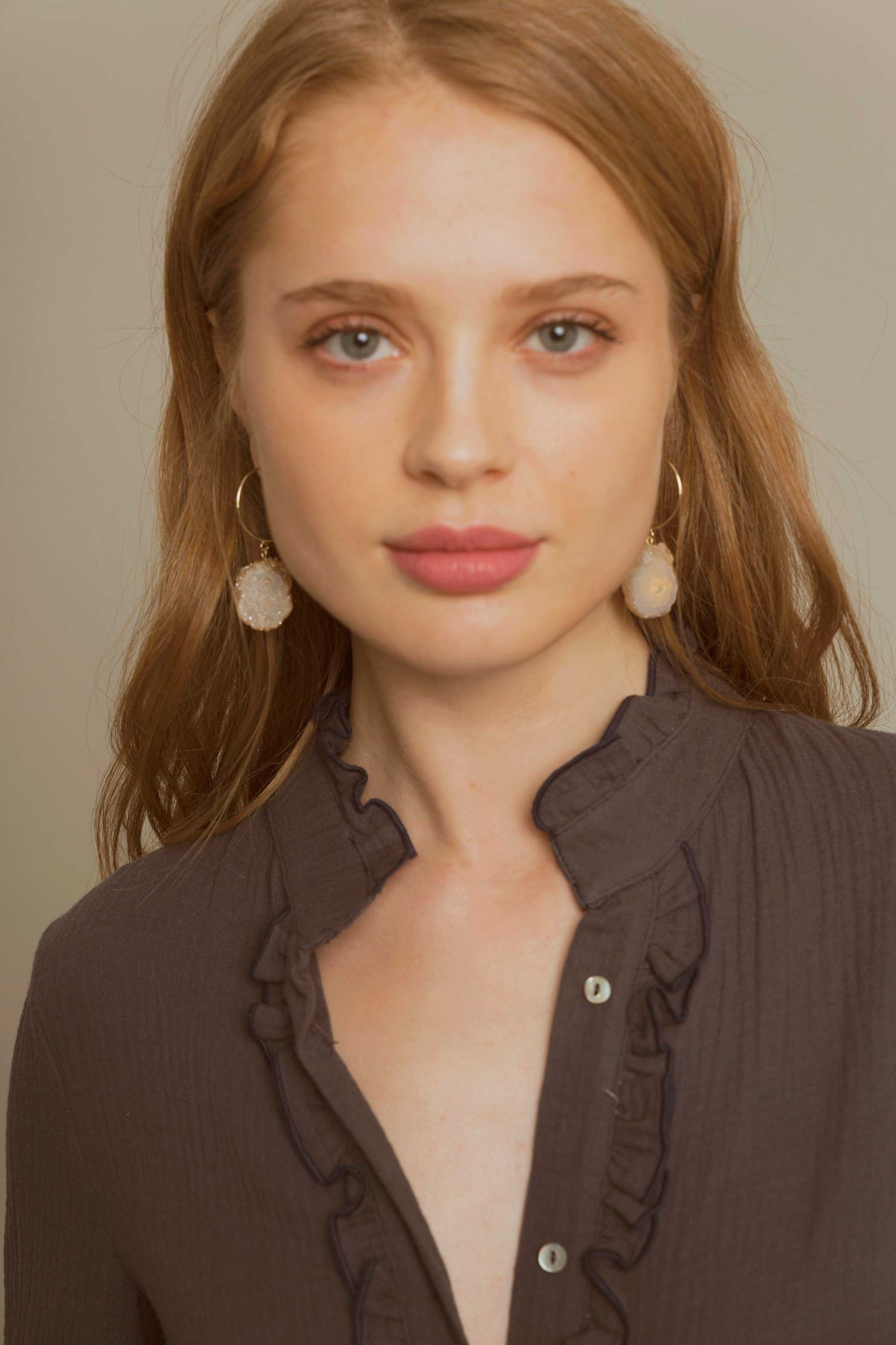 Blusa volantes algodón orgánico gris