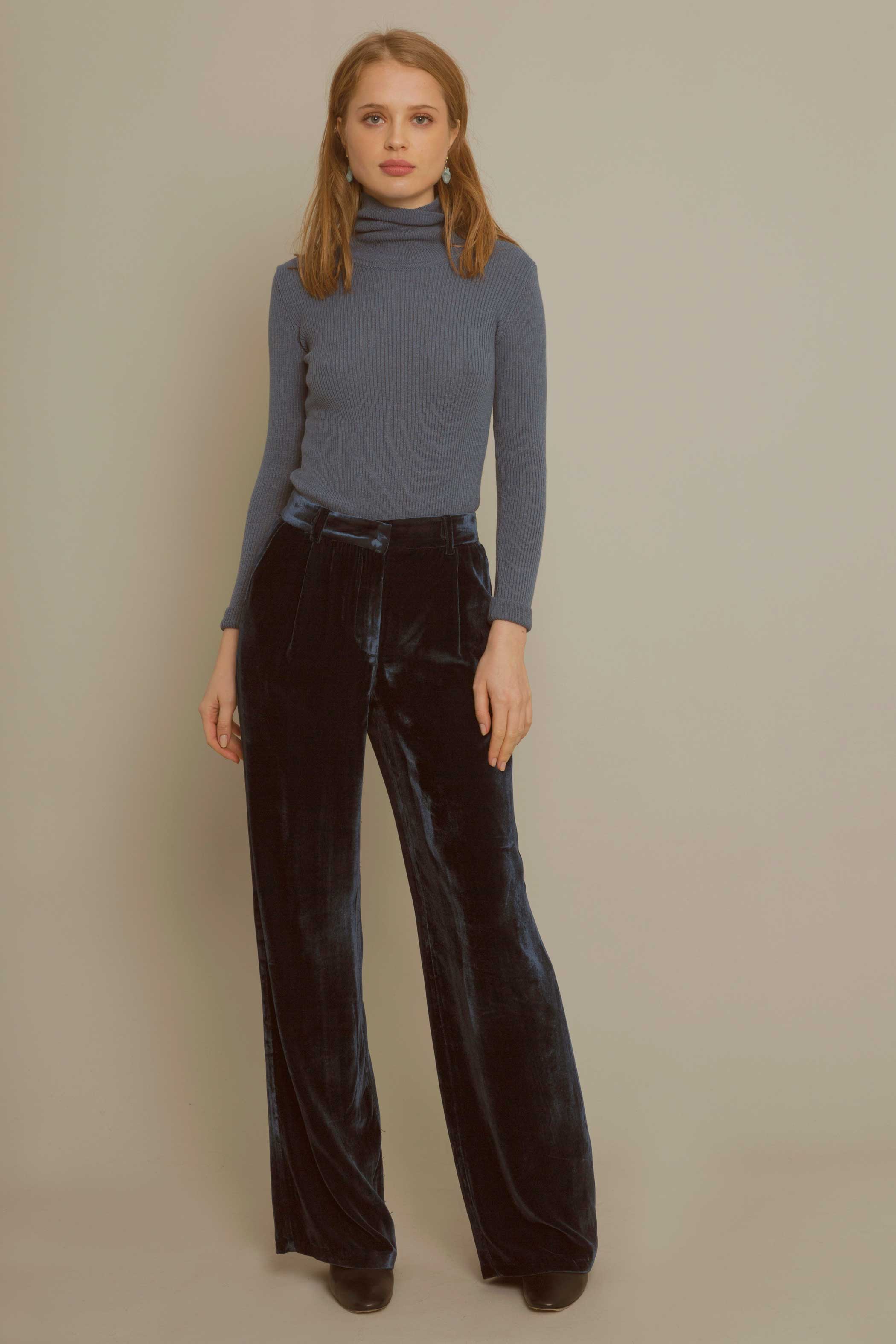 Pantalón campana terciopelo azul seda