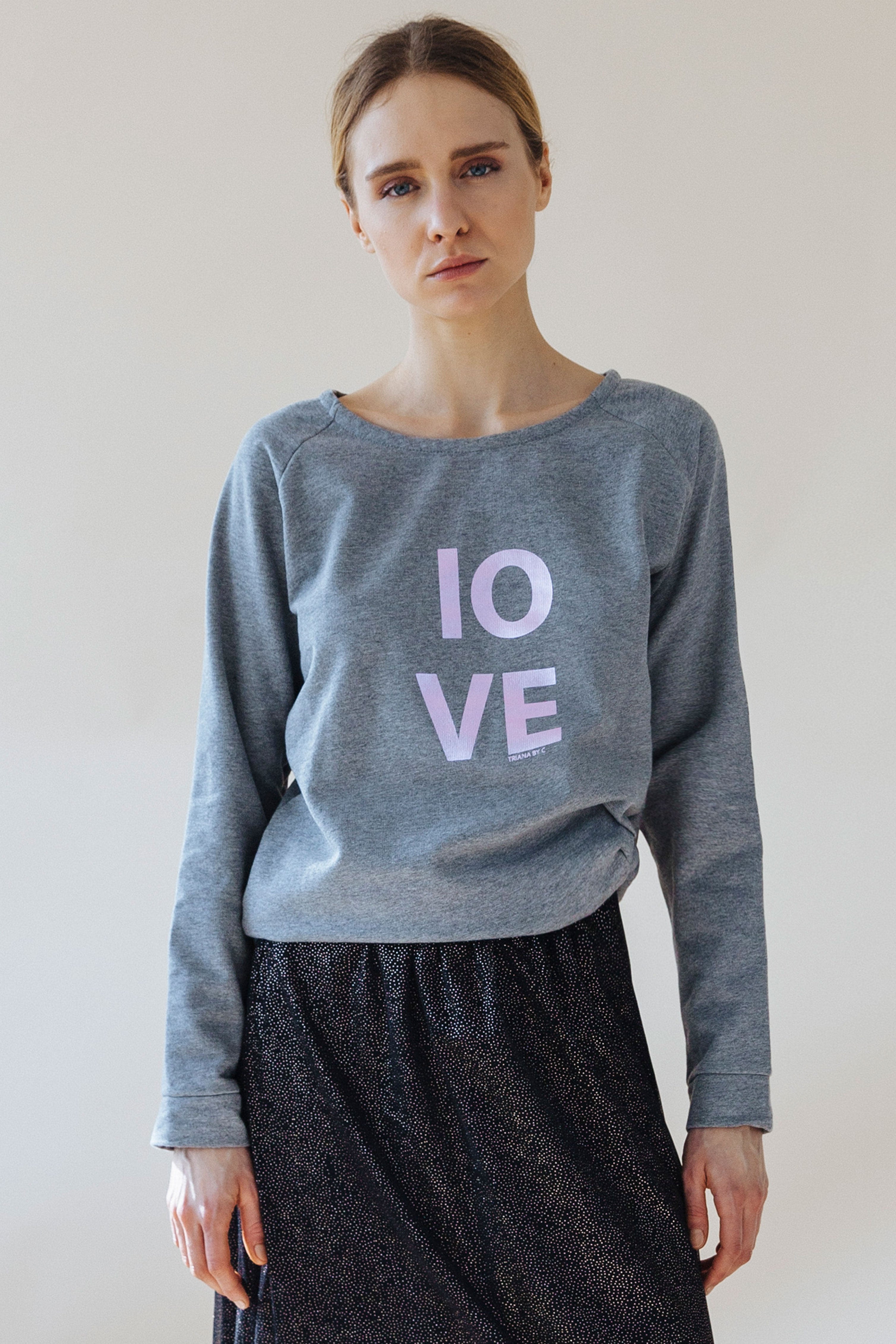 Sudadera gris LOVE