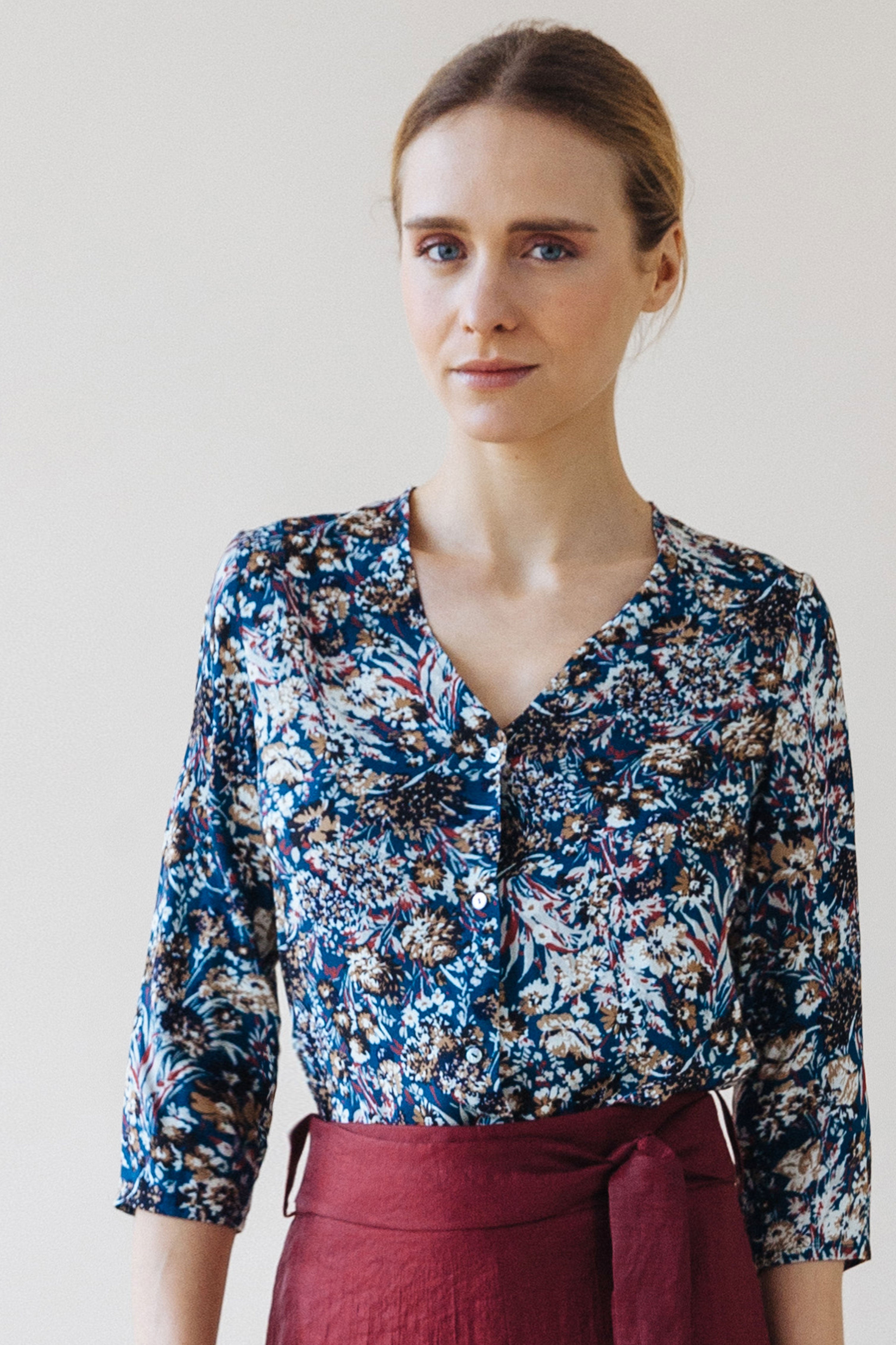 Blusa London flor/rama pequeña