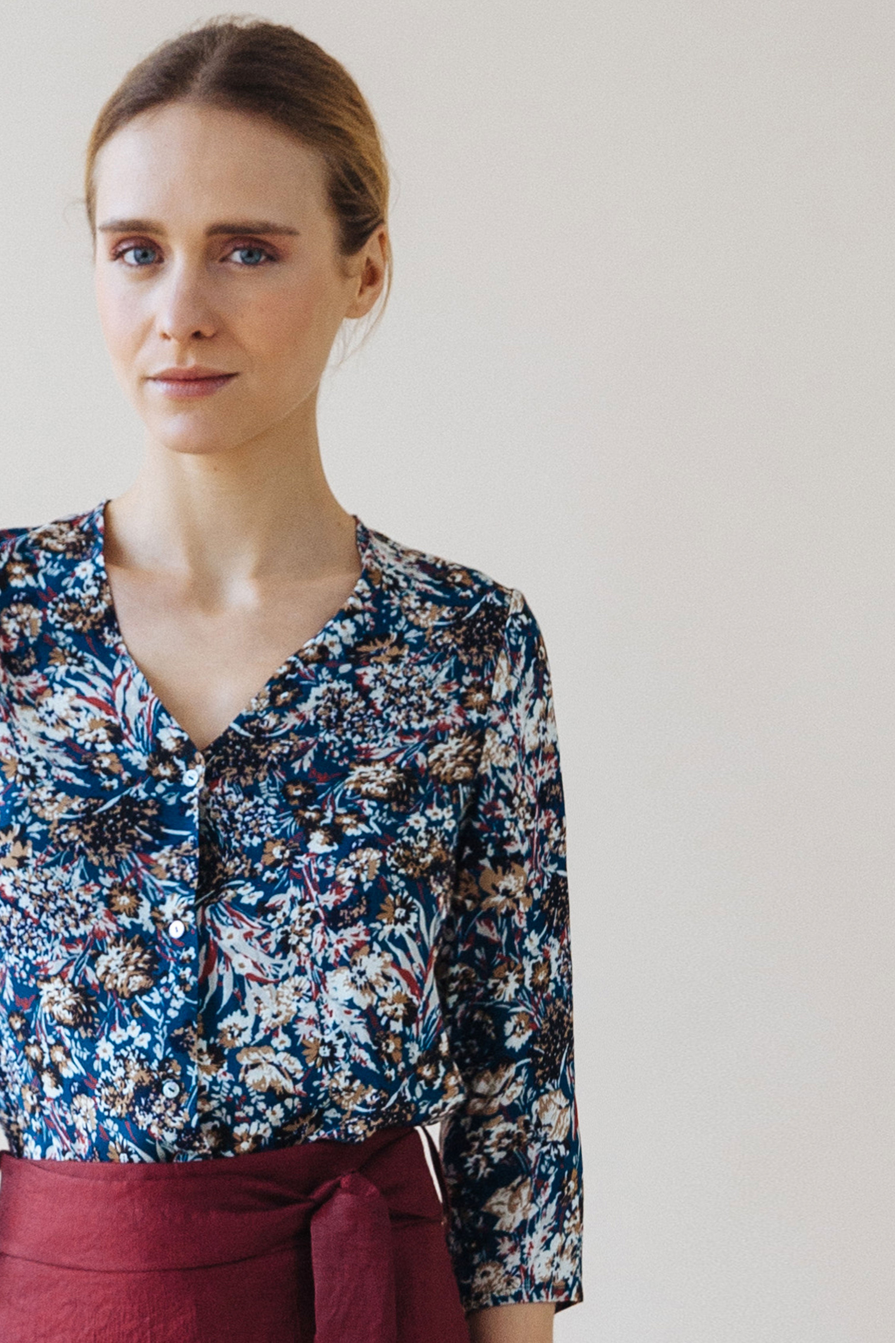 Blusa London flor/rama pequeña