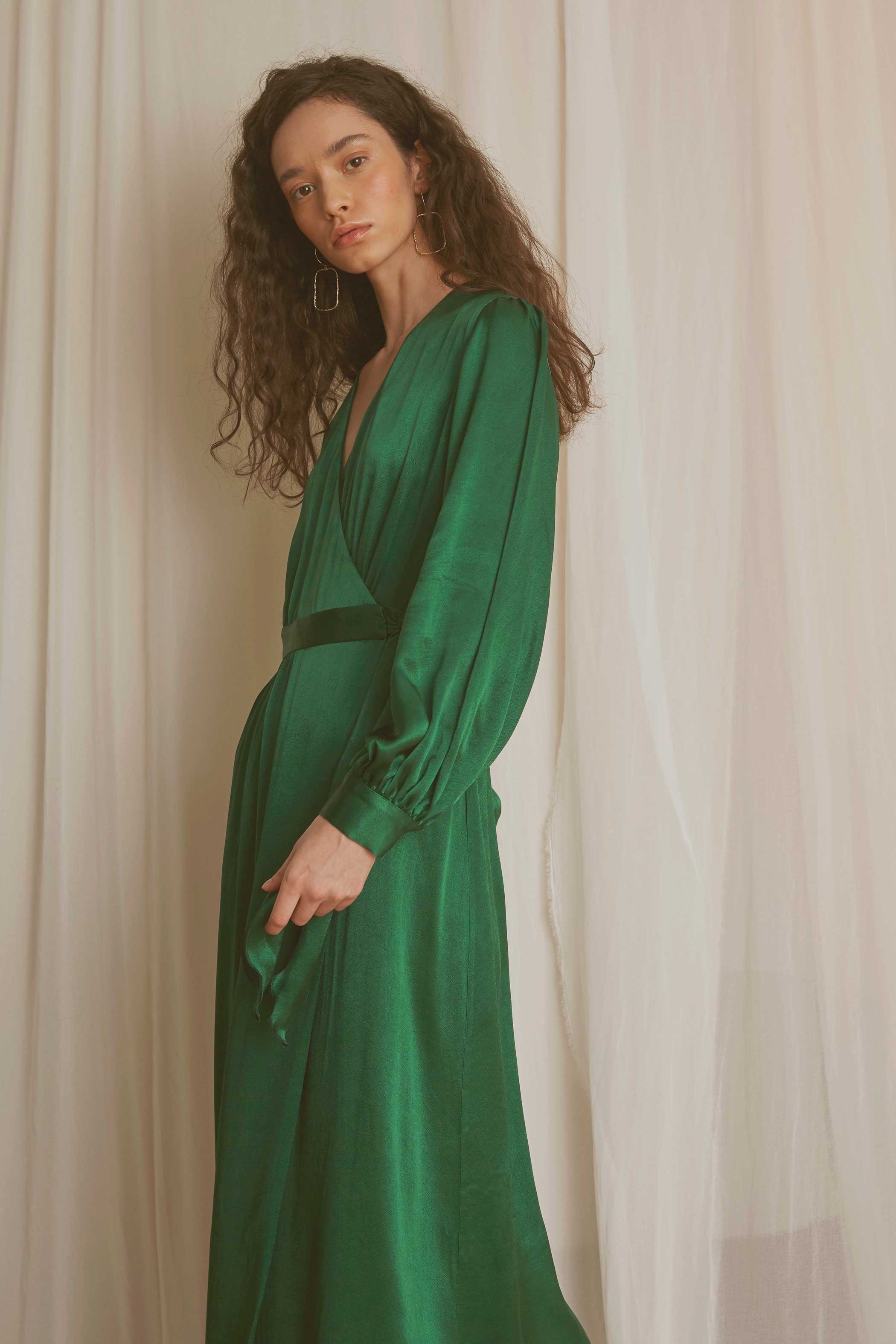 Vestido cruzado saten verde