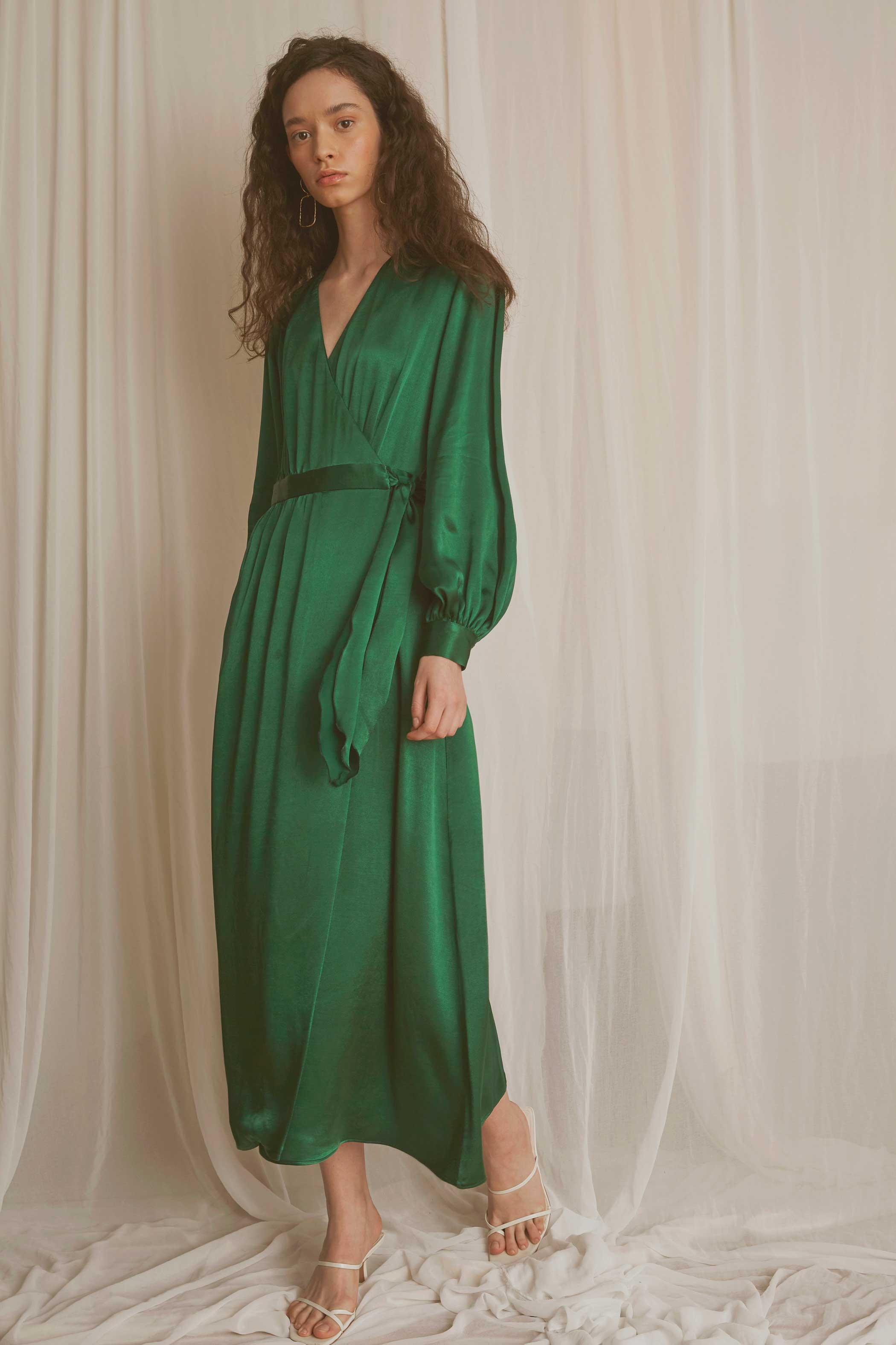 Vestido cruzado saten verde