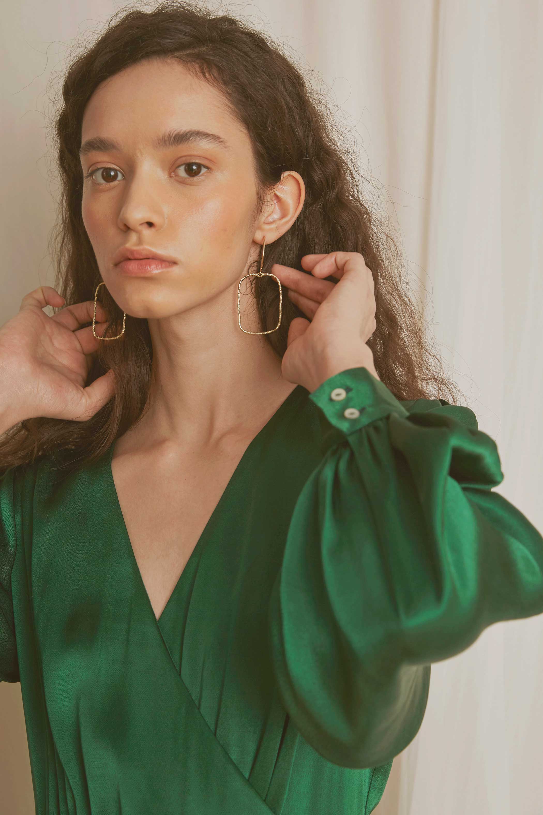 Vestido cruzado saten verde