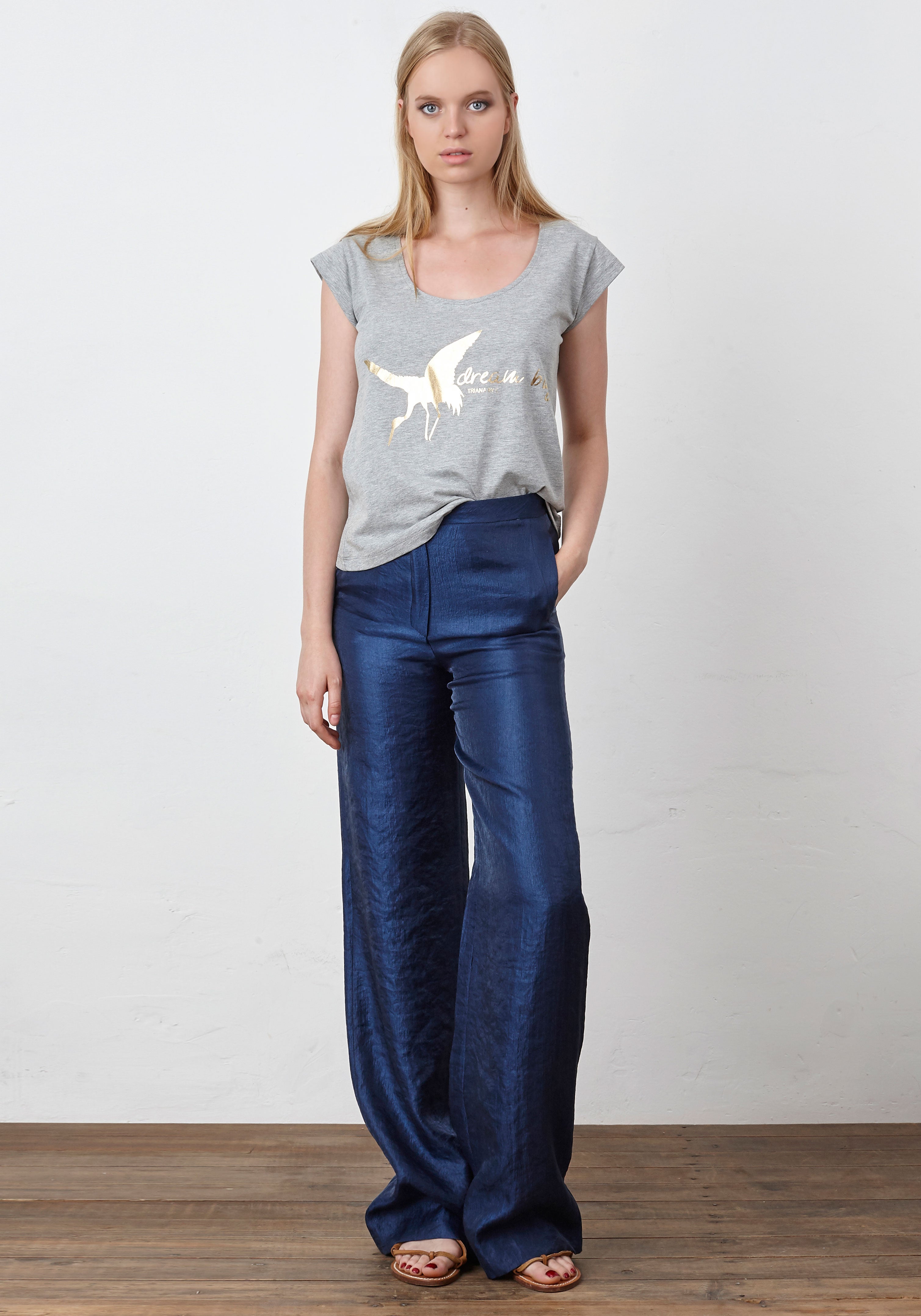 Gray tank top DREAM BIG