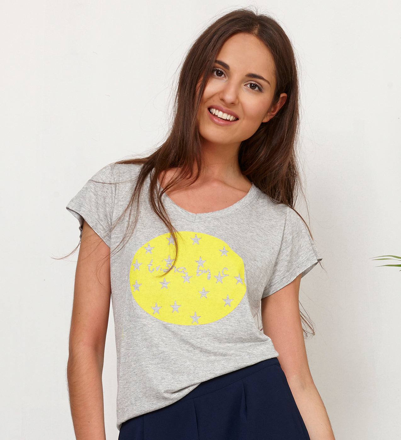 Gray yellow circle t-shirt