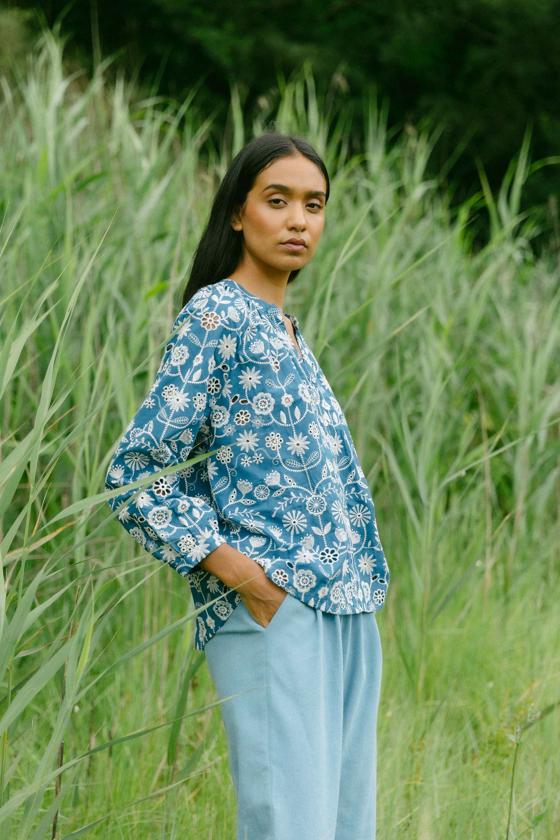 Blusa voile bordado azul OCA