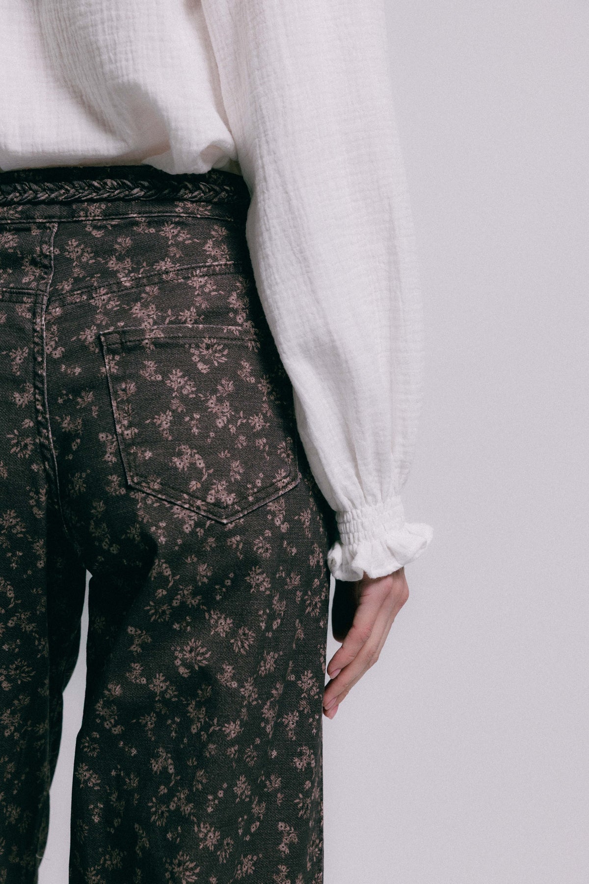 PANTALÓN viena flor CHOCOLATE