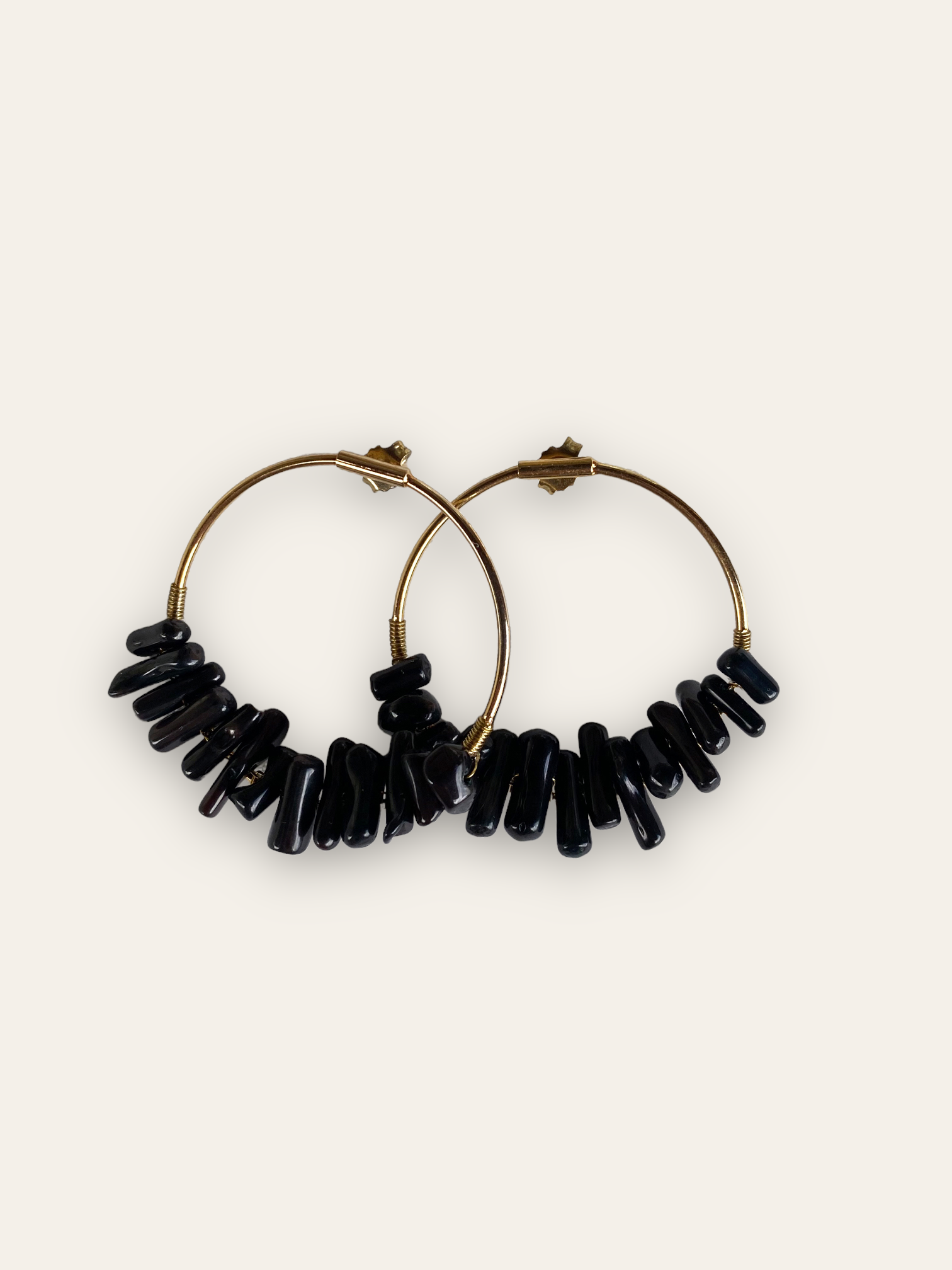 ELVAS black earrings