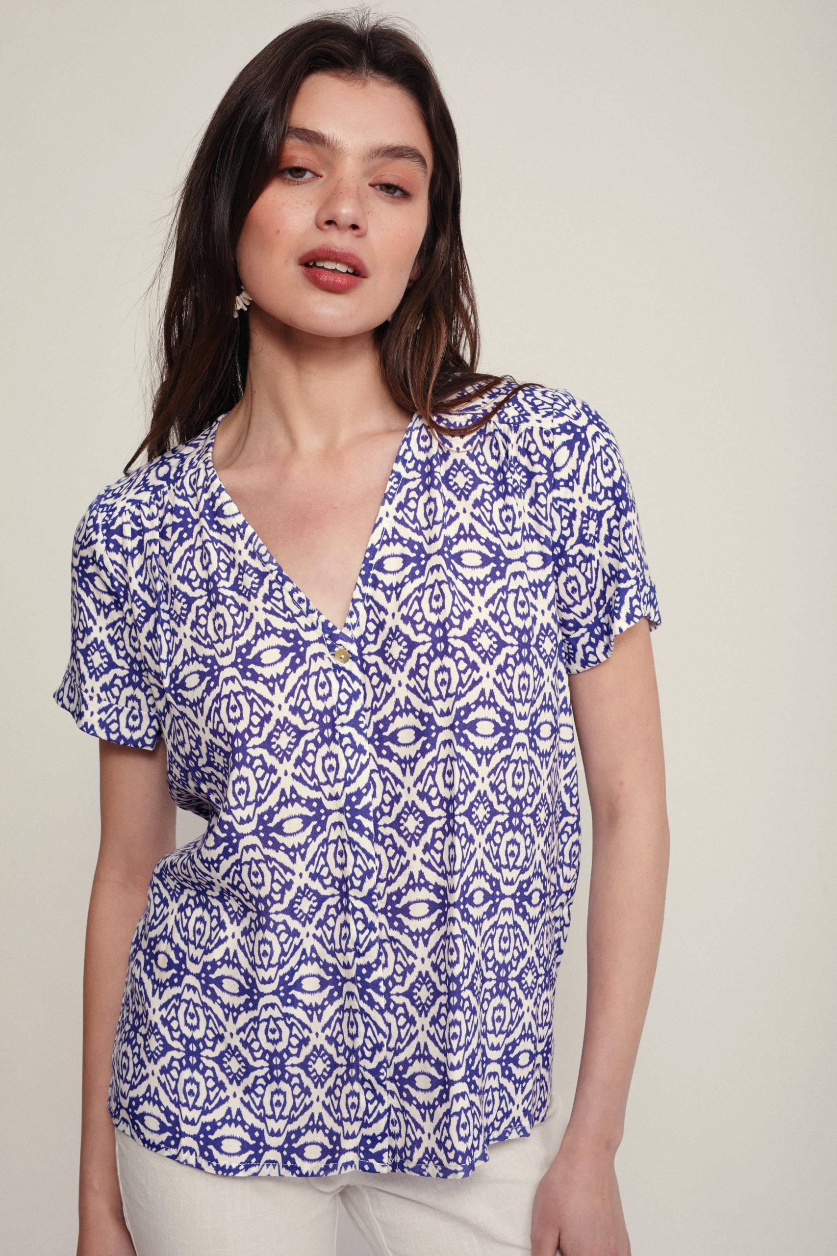 BURNI etnic cardinal blouse