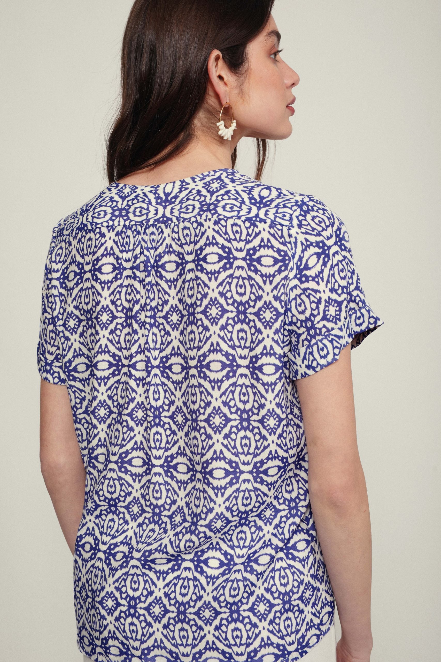 BURNI etnic cardinal blouse