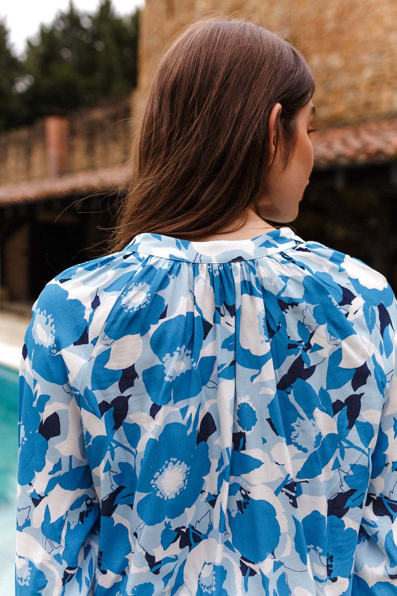 Chemisier bleu à fleurs OCA